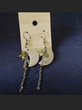 Fashion Jewelry White Crescent Moon Dangle Earrings with Green Accent Beads